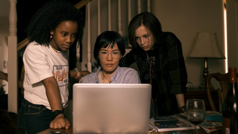 Tiffany Quicken (Camryn Jones), Adult Erin (Ali Wong), and Mac Coyle (Sofia Rosinsky) in Paper Girls